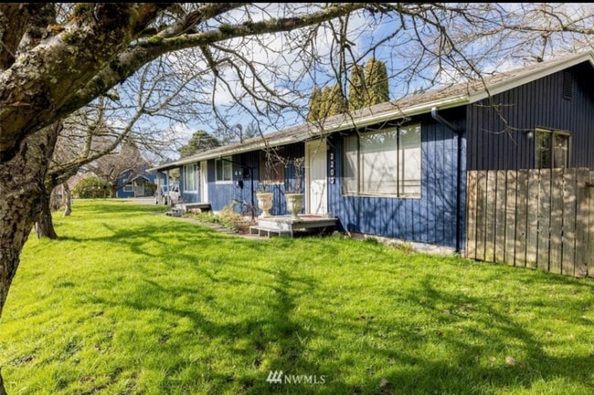 Building Photo - 2201 Happy Ct