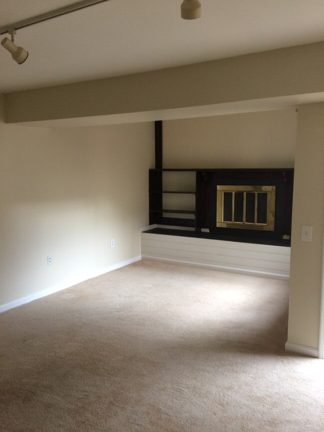 Building Photo - 11233 Slalom Ln