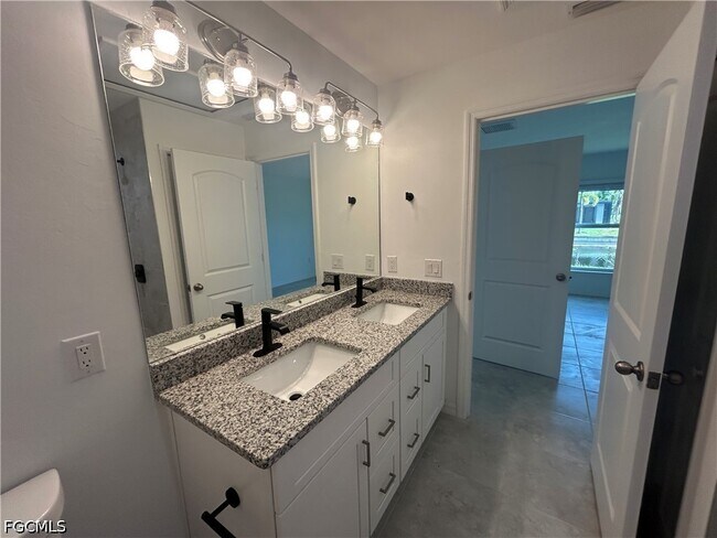 Foto del edificio - 2825 NW 25th Ln
