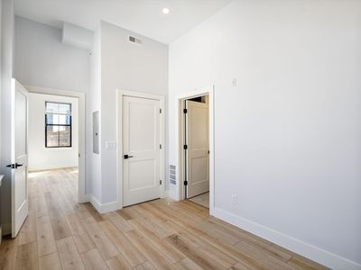 Foto del edificio - 3439 W Lancaster Ave