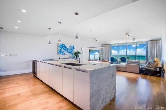 Building Photo - 321 Ocean Dr