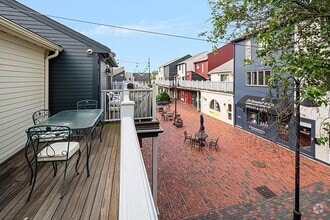 Building Photo - 114 Swinburne Row