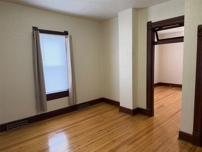 Foto del edificio - 807 Maupin Ave