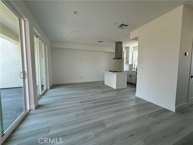 Building Photo - 419 S Eucalyptus Ave