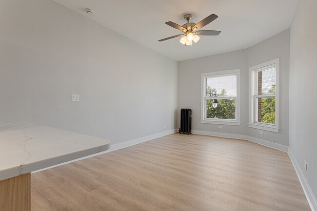 Foto del edificio - 7600 N Sheridan Rd