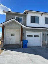 Building Photo - 458 S 3rd W