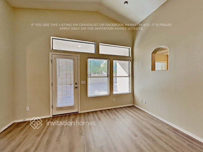 Building Photo - 11577 W Yuma St
