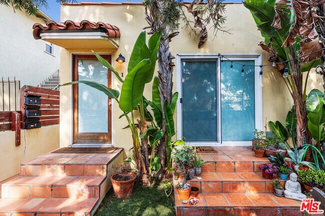 Foto del edificio - 12735 Venice Blvd.