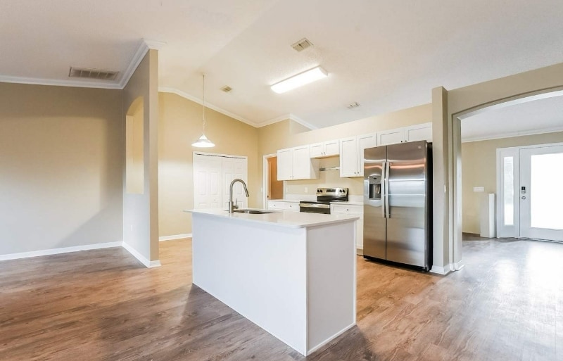 Foto principal - 650 4th Ave N