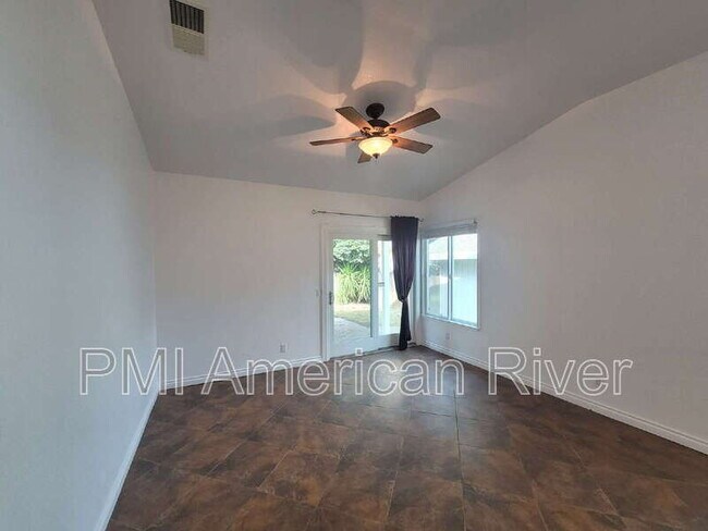 Foto del edificio - 3041 Wolfe Ct