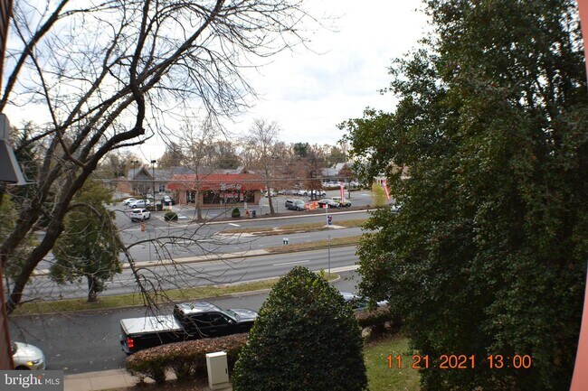 Foto del edificio - 2822 Lee Oaks Pl