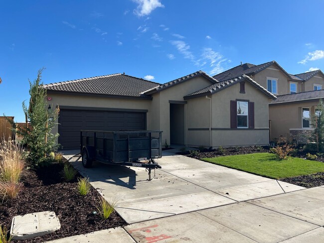 Building Photo - Brand-new single-story home in north Stock...