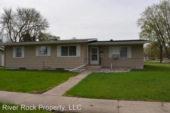 Building Photo - 5 br, 3 bath House - 1503 18th Avenue South