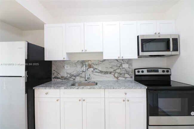 Foto del edificio - 3014 NW 6th St