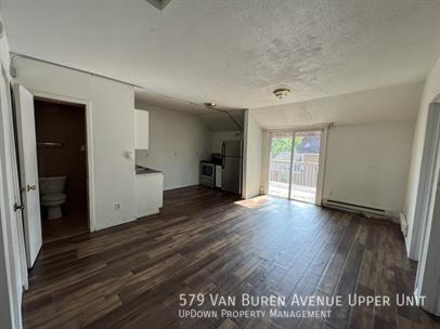 Foto del edificio - 579 Van Buren Ave