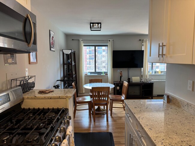 Building Photo - 1200 S Arlington Ridge Rd