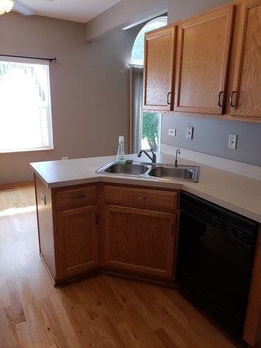 Building Photo - 4138 Oak Tree Ln