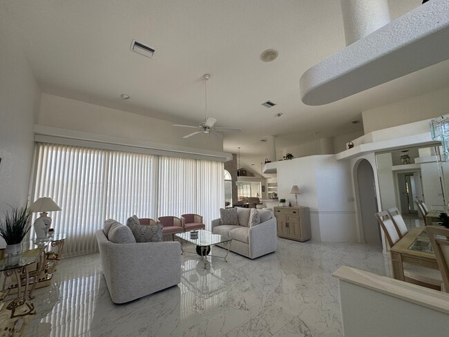 Foto del edificio - 137 Sportsman Rd