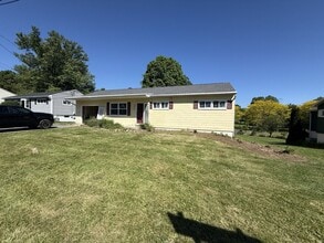 Building Photo - 143 E Aaron Dr