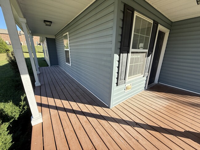 Front Porch - 640 Whitson Chapel Rd