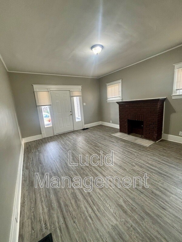 Foto del edificio - 1214 Dresden Ave