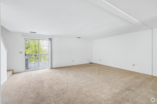 3BR, 2BA - 2,000SF - Living Room - Stoneridge Apartments