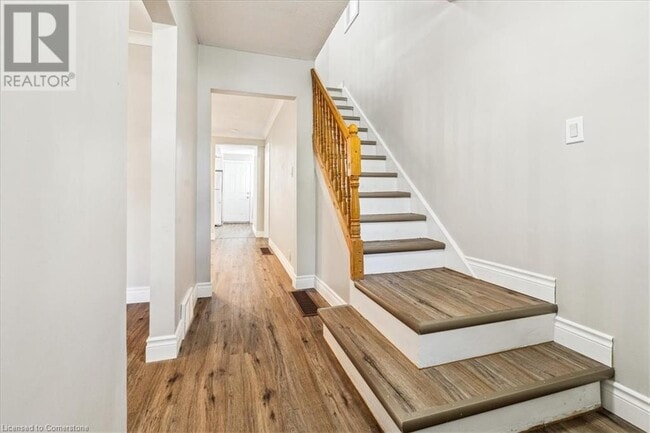 Building Photo - 223 Weir St N