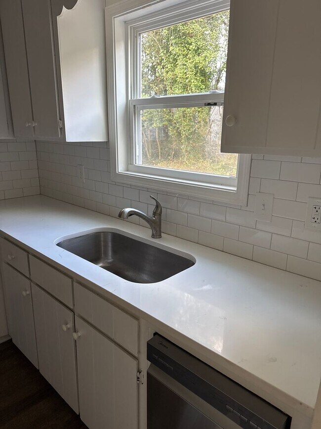 Foto del edificio - 3873 Fairmont Ave