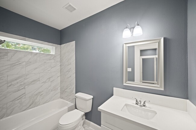 Foto del edificio - 2110 Oatfield Dr