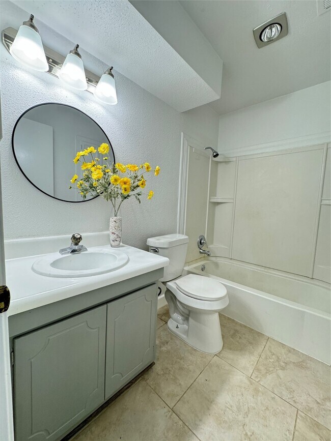 Foto del edificio - 11127 Village Bend Ln