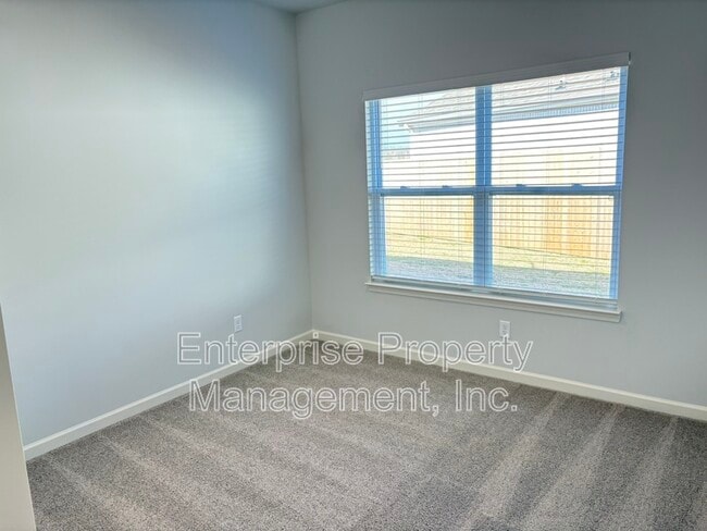 Foto del edificio - 80 Burr Oak Cv