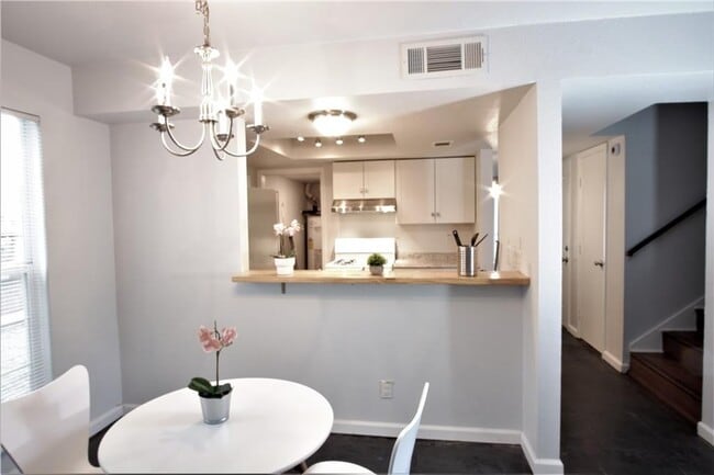 Building Photo - 6907 Lovely Ln