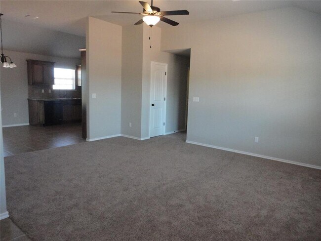 Foto del edificio - 5802 Clearwater Dr