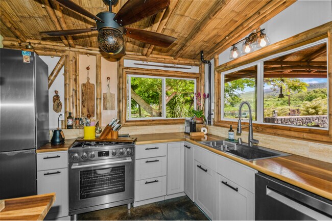 Foto del edificio - 75-5944-5944 Kakalina St