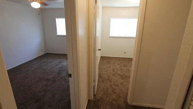 Building Photo - 4071 Gallery Sun Dr