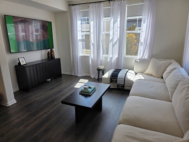 Foto del edificio - Gorgeous new townhome in West Murrieta wit...