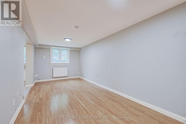 Building Photo - 345 Walmer Rd