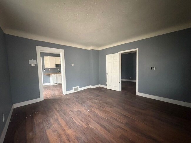 Building Photo - 2117 Halstead Ave