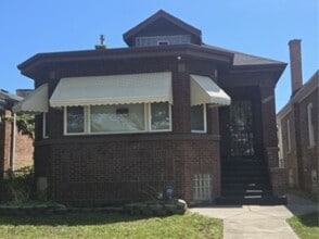 Building Photo - 7607 S Wolcott Ave