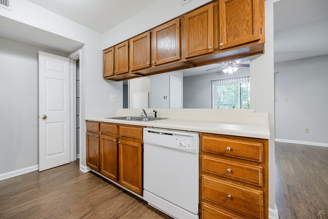 Foto del edificio - Forest Village