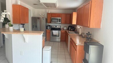 Building Photo - 7301 Derby Downs Dr