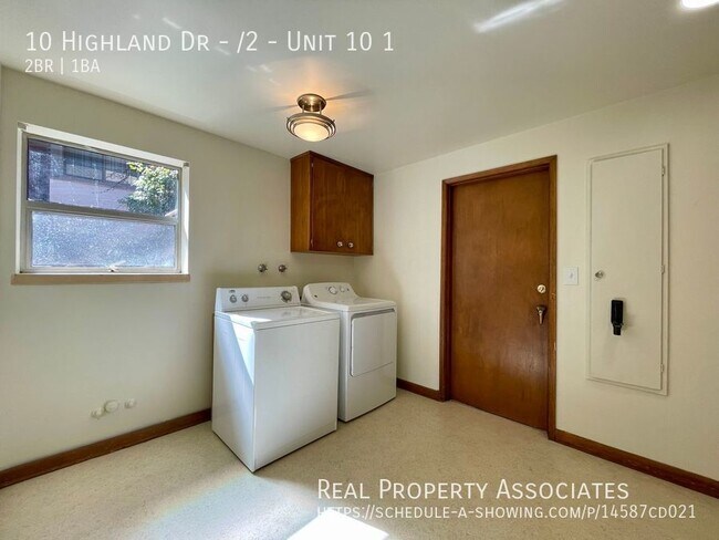 Building Photo - 2-Bedroom Available on Highland Drive - Qu...