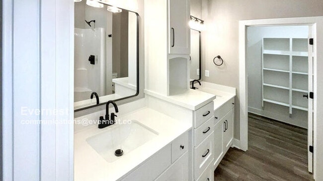 Building Photo - Lovely 3-Bedroom Home in a Peaceful Neighb...