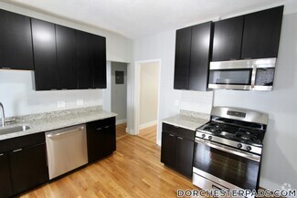 Building Photo - 109 Pleasant St