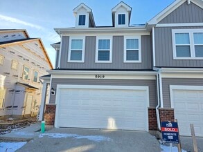 Building Photo - 5919 Hawkweed Dr