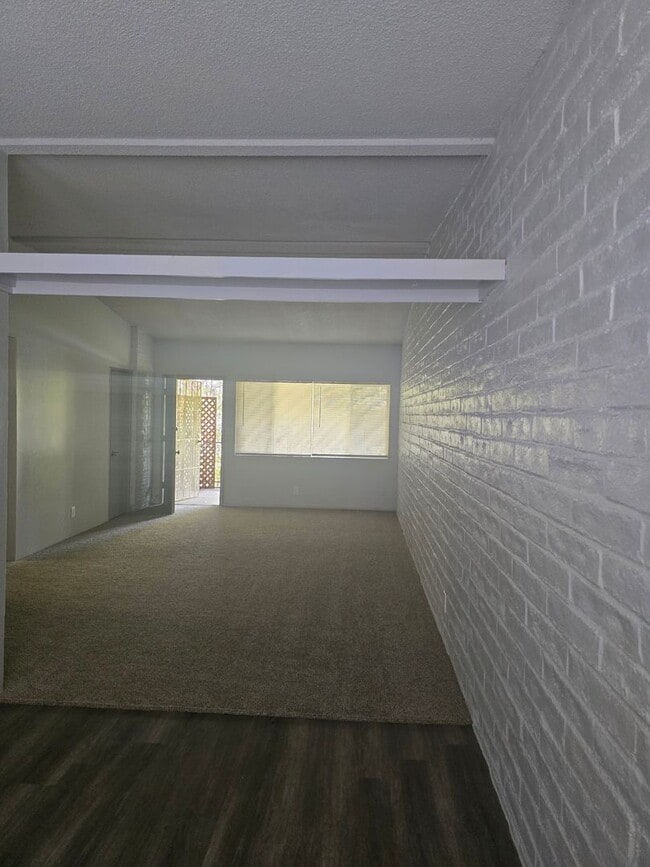 Foto del edificio - 3507 E 3rd St