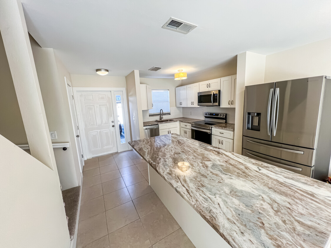 Primary Photo - 1512 Cape Coral Pky W
