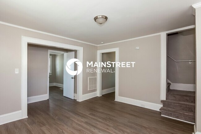 Foto del edificio - 4 Bedroom Pet-Friendly Home in Charlotte, NC with Main Street Renewal