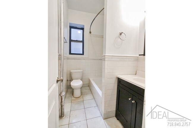 Building Photo - 230 Ocean Parkway #C6R