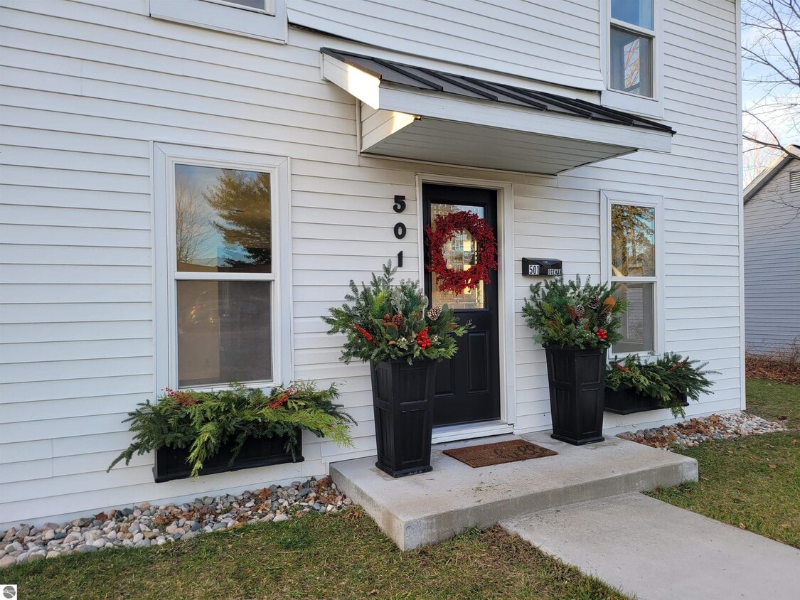 Primary Photo - 501 Ogemaw St